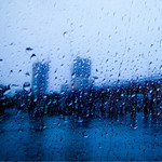 被雨困住的城市